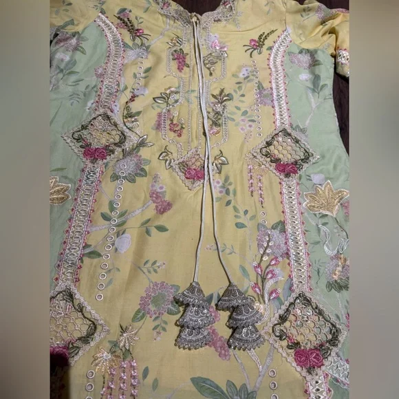 Floral Embroidered Long Sleeve Women’s Dress in Soft Yellow-Green - Picture 6 of 16